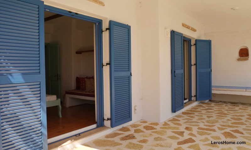 double doors to terrace